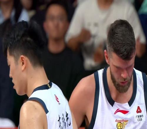 CBA最新消息！广东外教曝大外援人选，抢下2米13黑硬内线