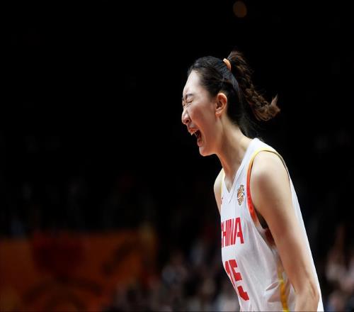29次失误还赢了领先就上双塔，宫鲁鸣到底在慌什么！
