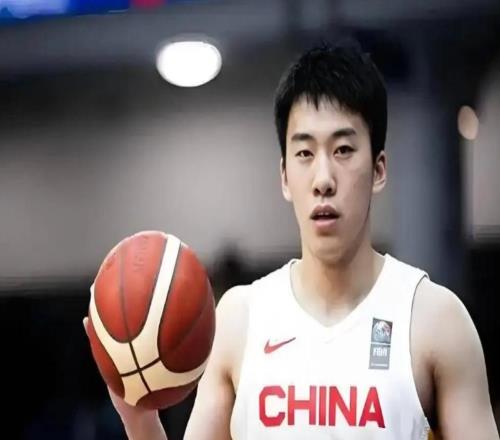 还能这样香港金牛为王俊杰报备合同，避开选秀，目标冲CBA！