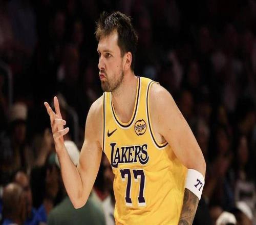 真正的持球大核！NBA这五人既拿了得分王，还拿了助攻王，现役两人上榜