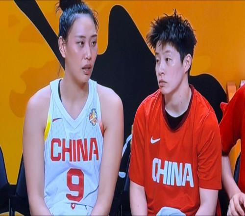 辜负宫鲁鸣！得分没有失误多，女篮扛旗人登场4分钟就2失误太辣眼