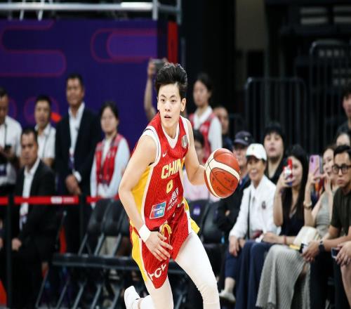 绝平后表情糟糕杨舒予：看到空位，我只是上篮