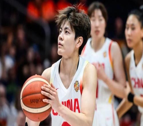 中国女篮逆转击败捷克！赢球之夜再传三大喜讯，宫鲁鸣运气不错！