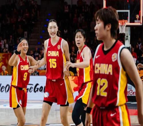 中国女篮20分大胜意大利，韩旭19+10杨舒予15+5+4，锁定小组第二