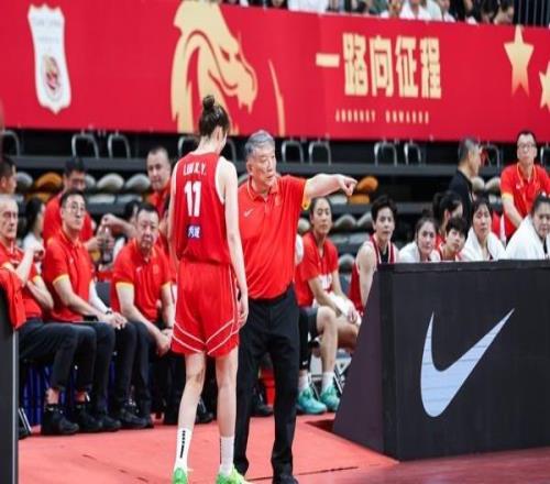 失误从25次砍到10次，中国女篮这场进步太明显