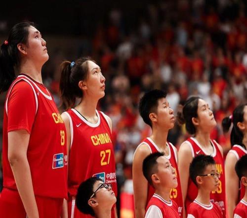 中国女篮今晚迎战美国，李月汝确定缺席，韩旭表态要全力冲击高峰