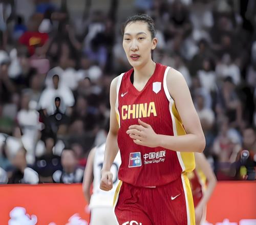 11中8，轰19分10板！中国女篮2米11悍将，打出世界巨星水平