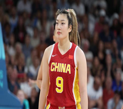 杨毅开喷：骂宫鲁鸣的纯属饭圈，还幻想李梦打世界杯