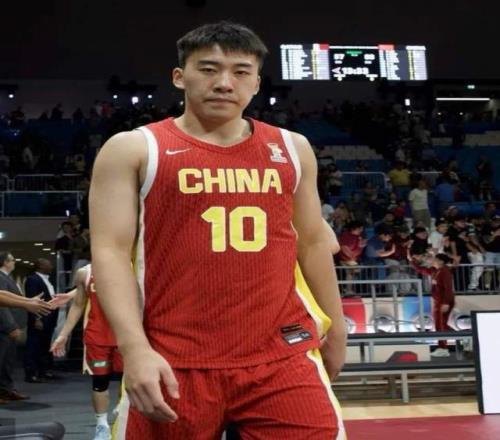 妙招！王俊杰签约香港金牛绕开CBA选秀，保留NBA梦想+收入暴涨