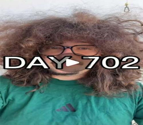蓄发哥已蓄发702天，目标曼联5连胜再剪头