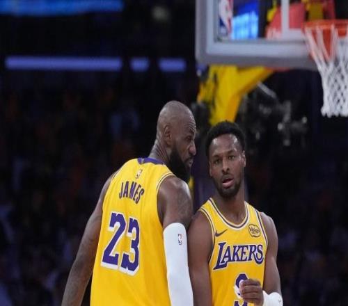 夸梅布朗开火：NBA护老詹像护小姑娘，却纵容五大囧贬麦基