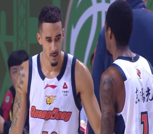 恭喜广东队！NBA级后场大杀器有望加盟，外教为他放走萨姆纳