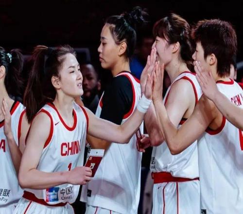 合计5中1！女篮2大颜值担当合砍3分，球迷：你俩负责提供情绪价值