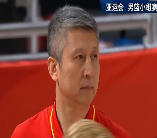 亚运会：中国男篮38分大胜取开门红！广西三将合砍41+13，李弘权16分9板