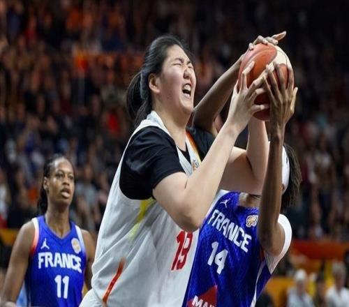被上一课！张子宇战法国7分8板7失误3帽正负值全队倒数第一惹争议