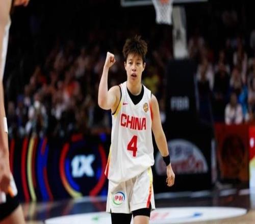中国女篮全队唯一0出手！李缘战法国多次拒攻0分引球迷热议
