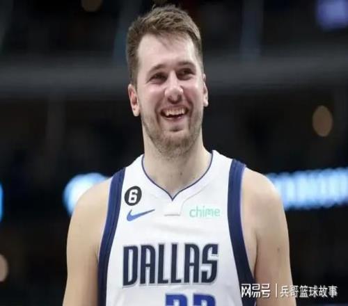 3次赛季场均30+5+5有多难现役仅4人做到，詹姆斯领衔