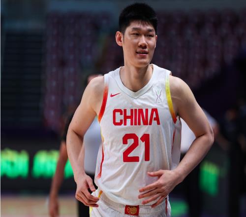 中国男篮vs巴林前瞻：胡金秋PK前队友桑普森战四归化劲敌争头名