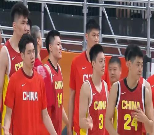 亚洲篮联重罚！西亚球队输不起，惨败中国男篮后主教练带头拒绝握手，郭士强费解