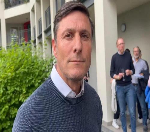 萨内蒂现身布斯托活动寄语孩子：跨过困难，人们才会变得更强