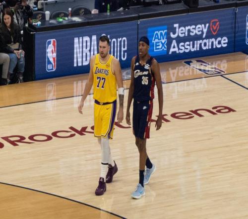 NBA上赛季得分榜发布：东契奇断层领先夺冠捧杯的凭什么是布伦森