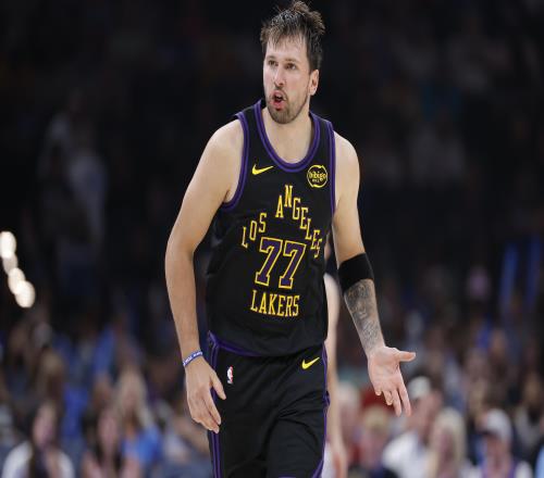 NBA历史仅4人做到单场60分20板，东契奇是唯一现役