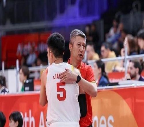 三战全胜狂扫对手128分中国男篮44分血洗菲律宾昂首晋级八强