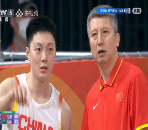 晋级四强！中国男篮力克沙特阿拉伯，廖三宁30+7+4大爆发，余嘉豪16+9
