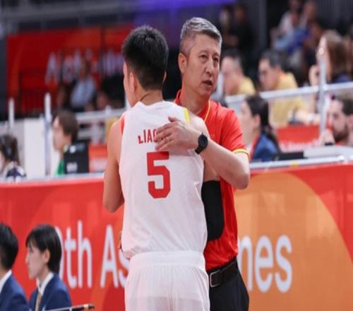 最多领先10分！中国男篮半场仅领先沙特9分廖三宁15分