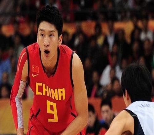 孙悦：刚进国家队身边都是一群大神真哆嗦唯一跟我讲话是李楠